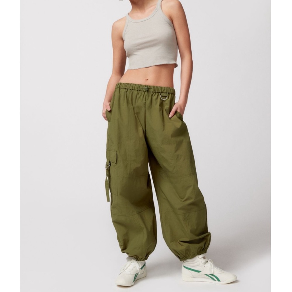 urban outfitters jana nylon balloon cargo pant - Picture 6 of 9